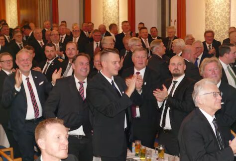 2KYA2W7ZVFAZZEUZMN4Y3T2TYE