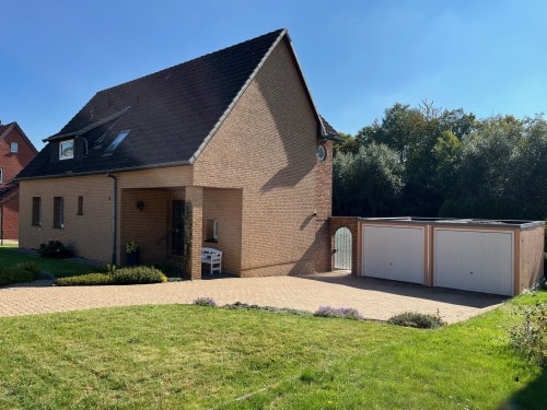 Compressed by jpeg-recompress