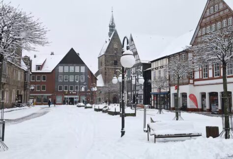 IWYAOQY2EZBZJOLO3XYMB34HRE